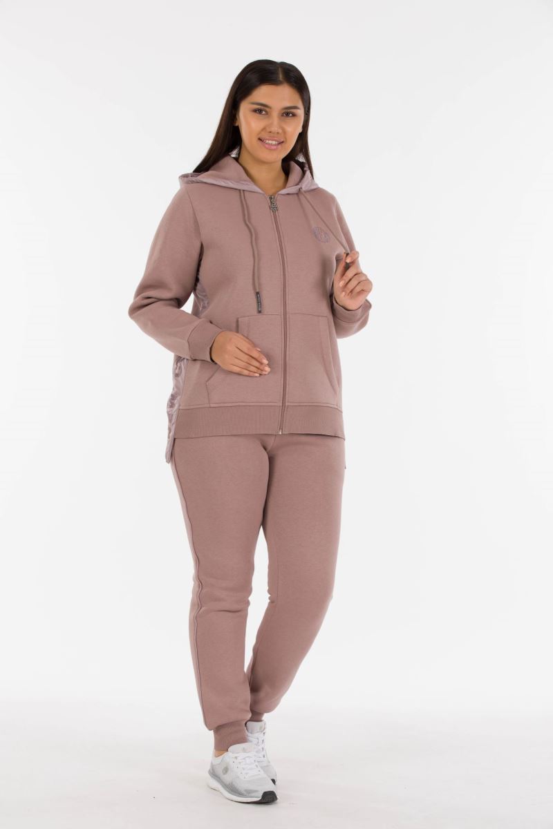 THREE YARN  TRACKSUIT