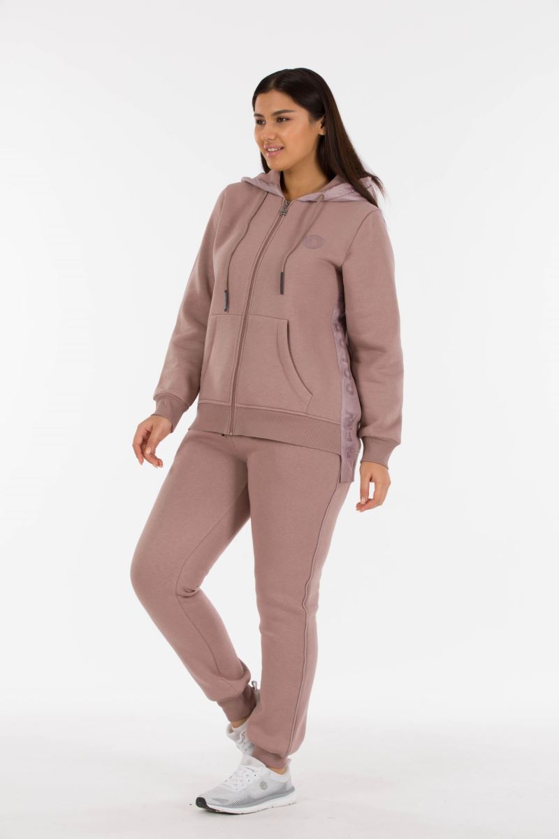 THREE YARN  TRACKSUIT