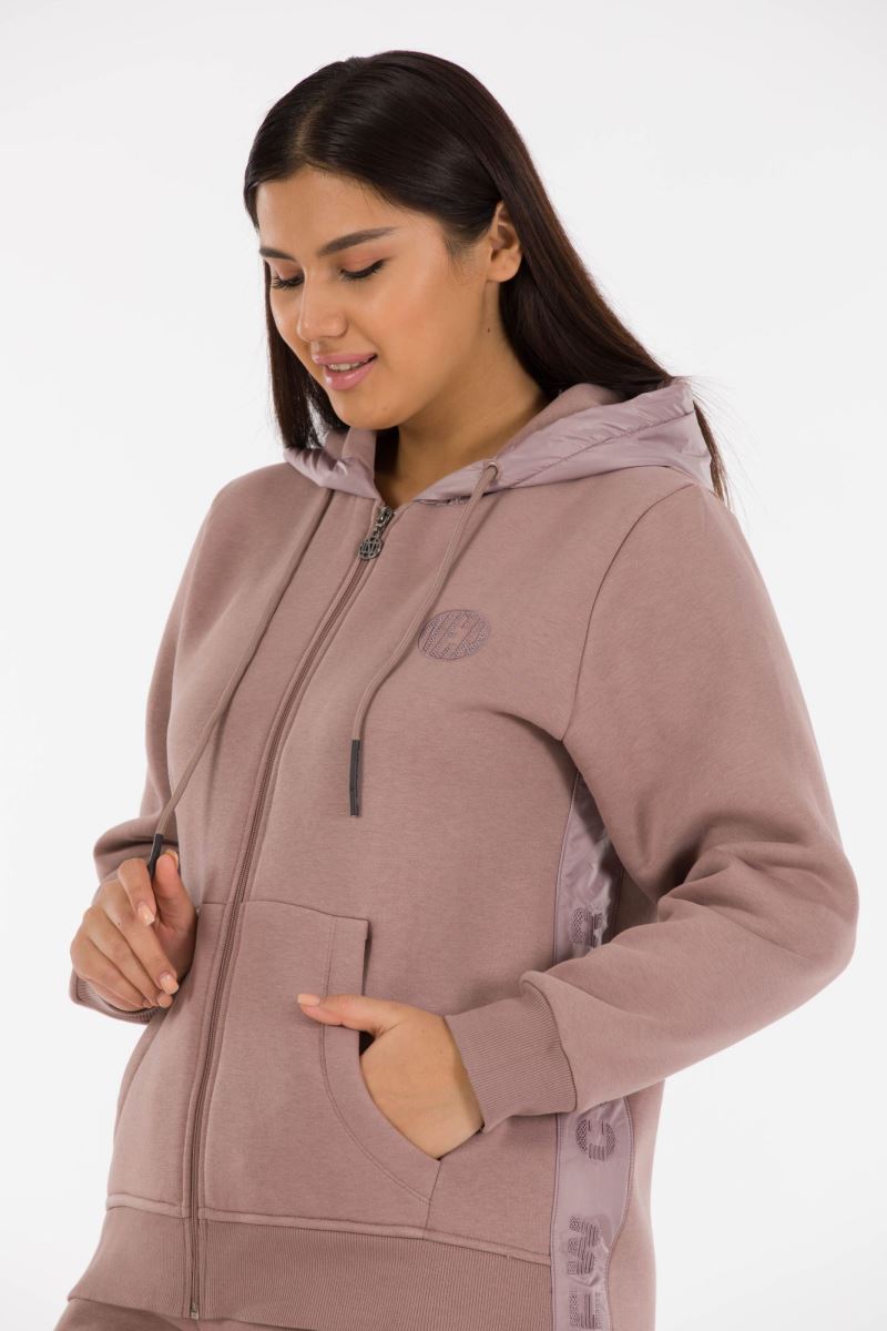 THREE YARN  TRACKSUIT