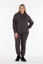 THREE YARN  TRACKSUIT