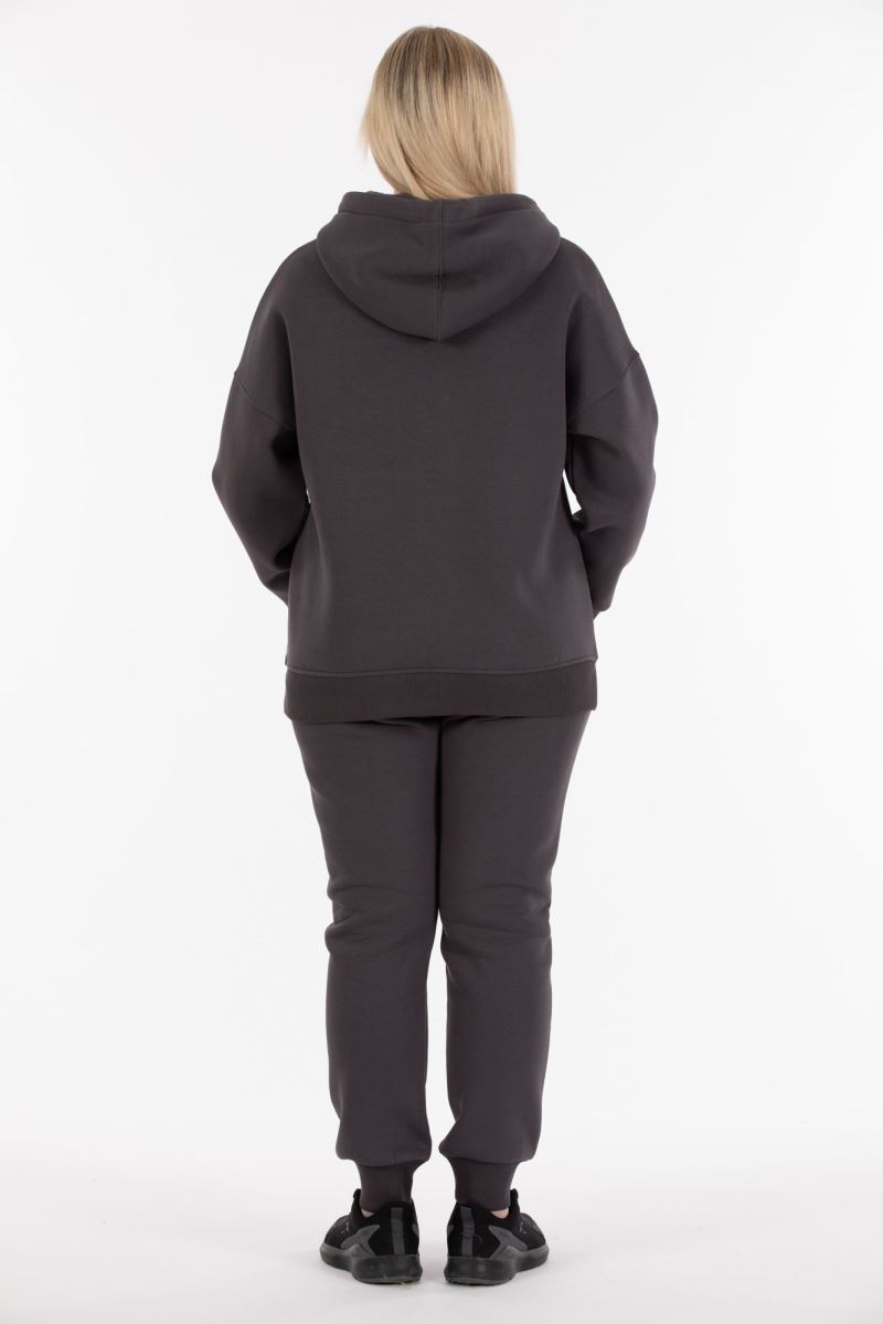 THREE YARN  TRACKSUIT
