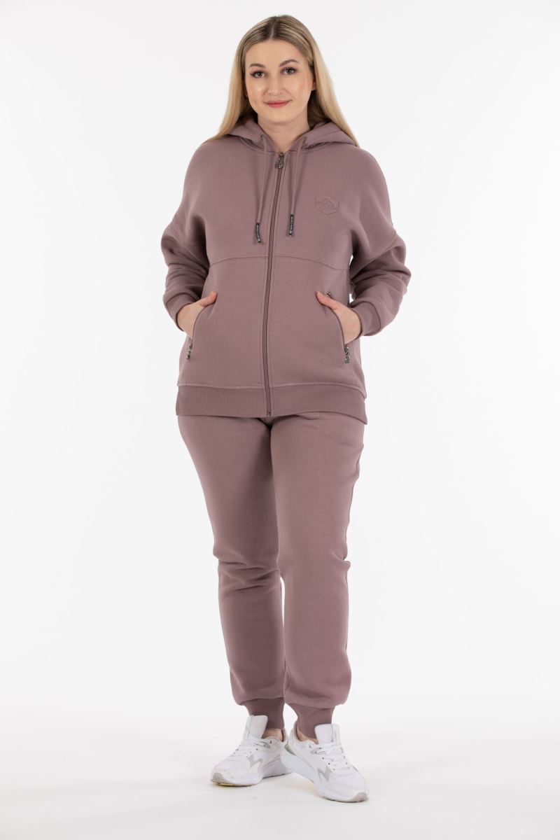 THREE YARN  TRACKSUIT
