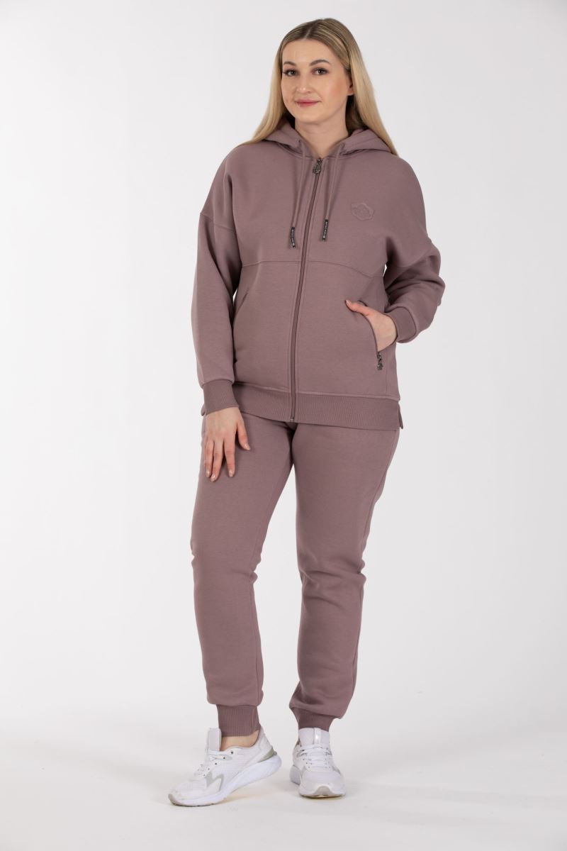 THREE YARN  TRACKSUIT