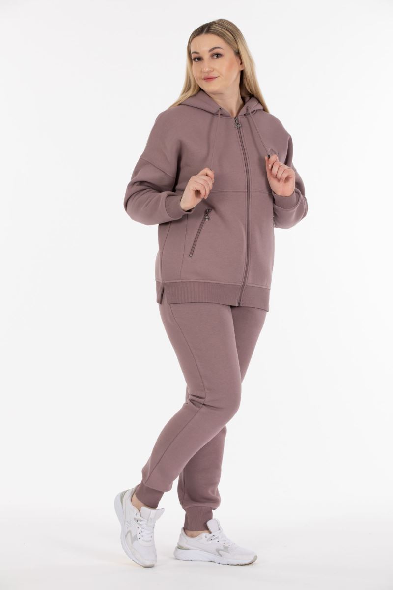 THREE YARN  TRACKSUIT