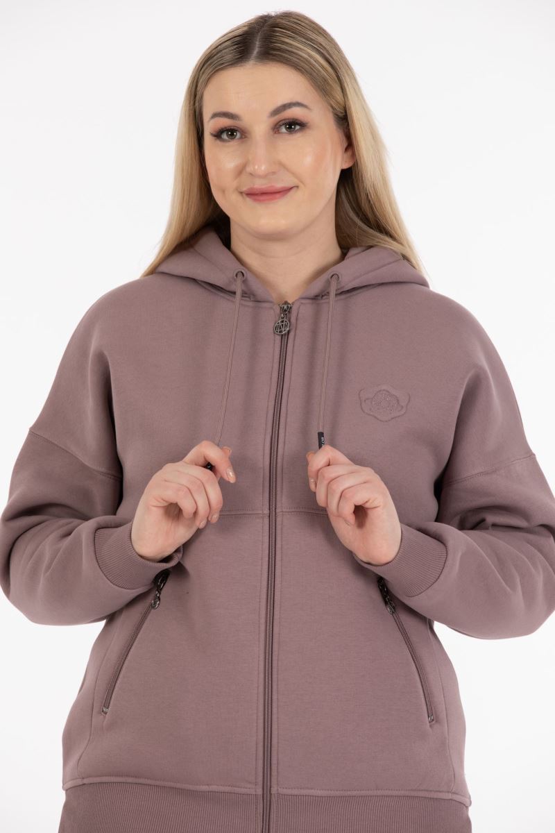THREE YARN  TRACKSUIT