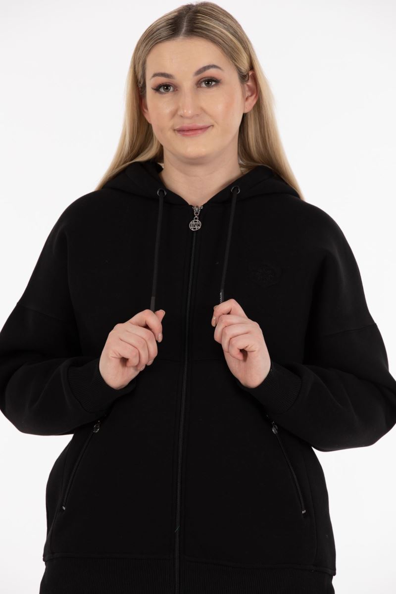 THREE YARN  TRACKSUIT