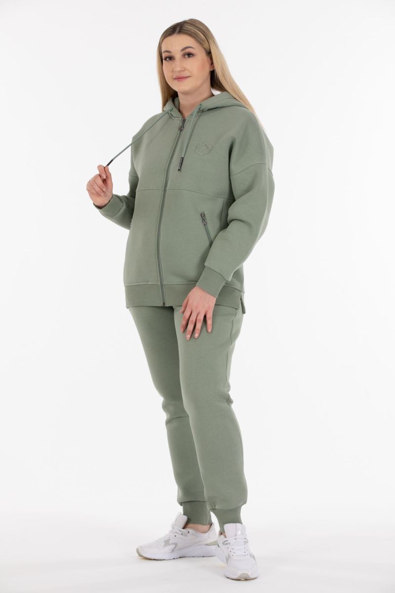 THREE YARN  TRACKSUIT