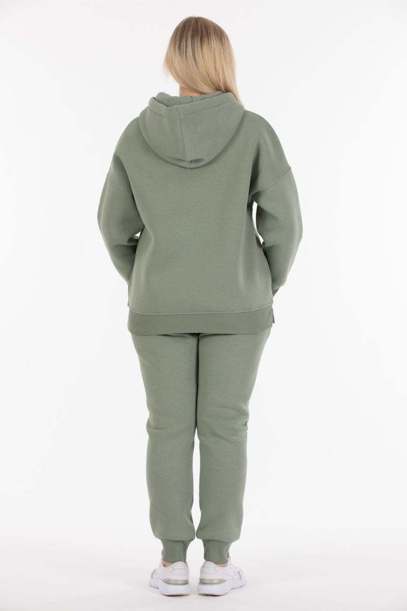 THREE YARN  TRACKSUIT
