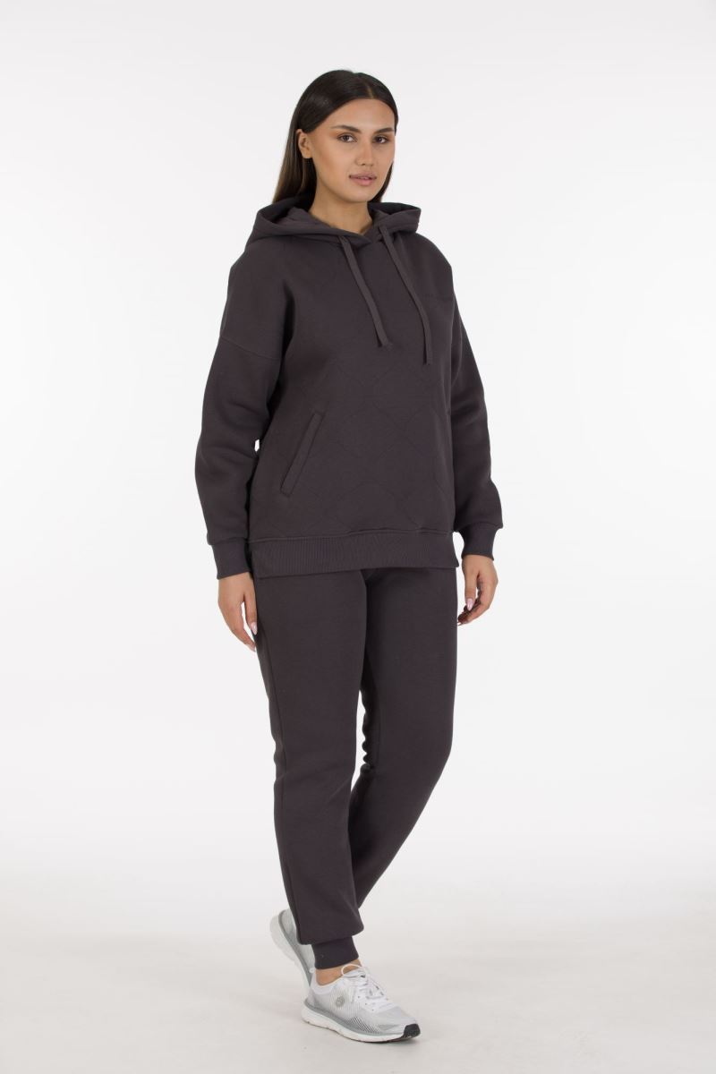 THREE YARN  TRACKSUIT