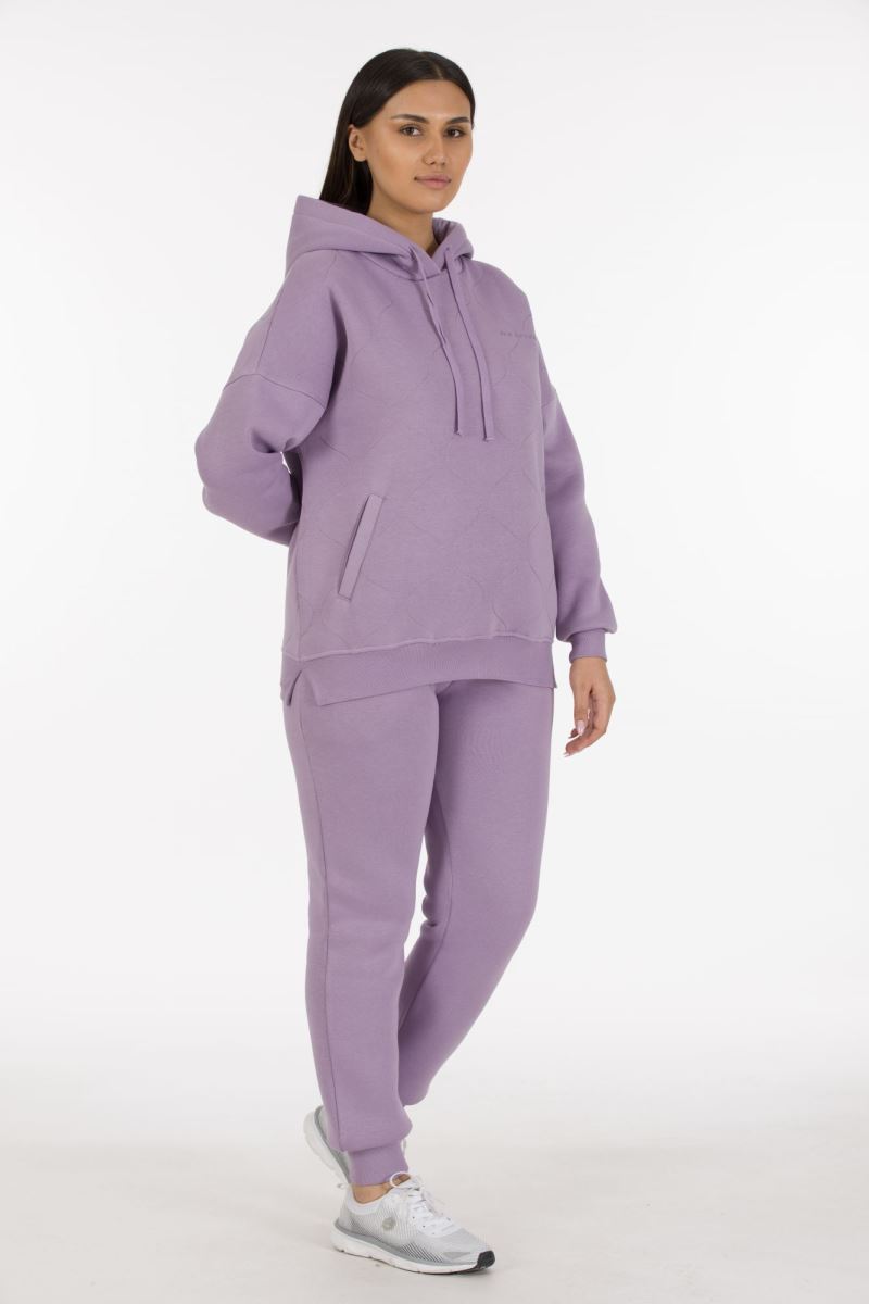 THREE YARN  TRACKSUIT