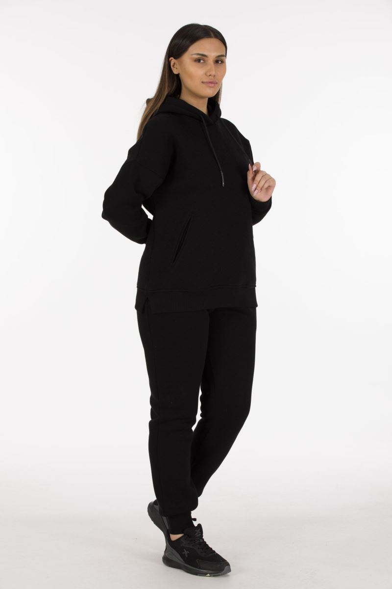 THREE YARN  TRACKSUIT