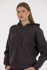 THREE YARN  TRACKSUIT