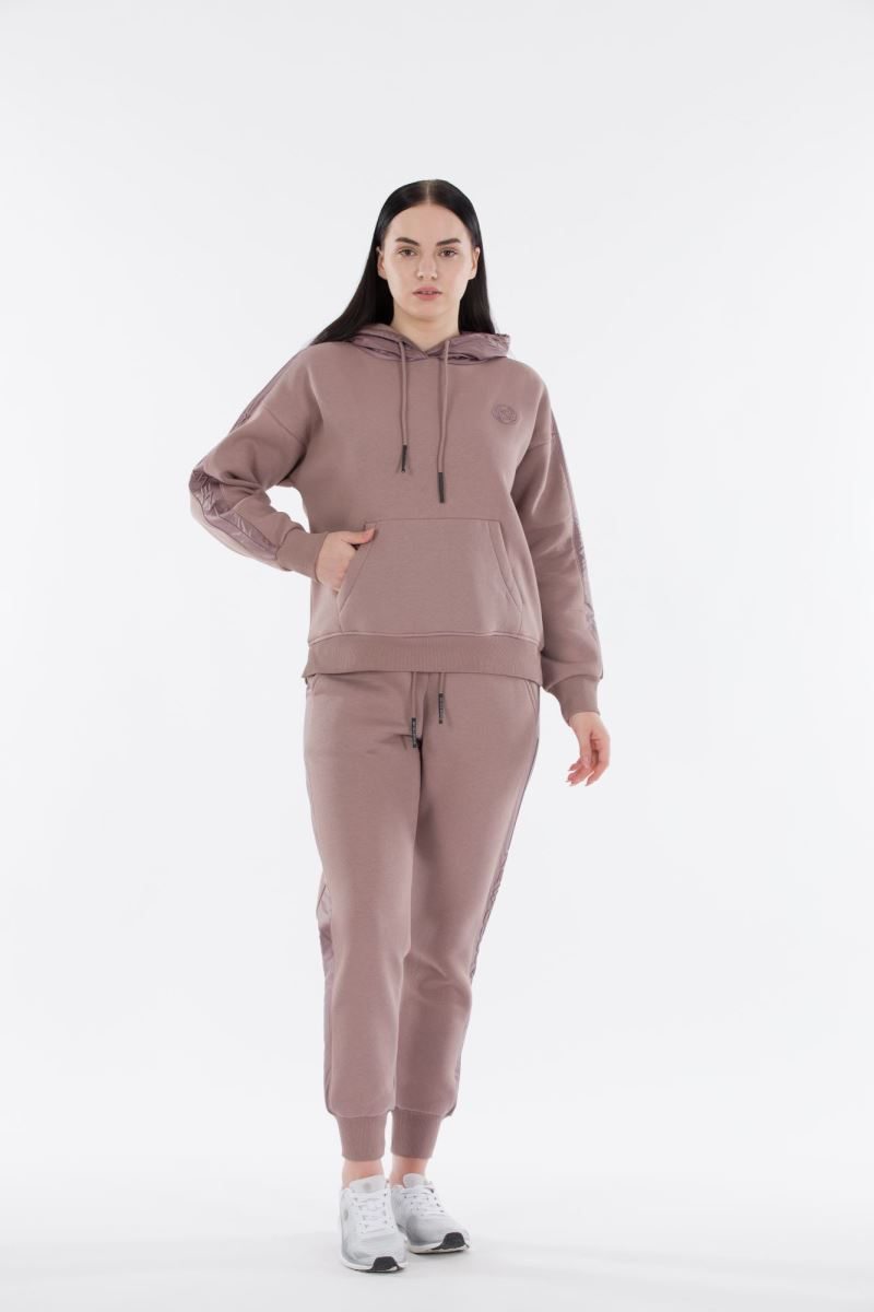 THREE YARN  TRACKSUIT