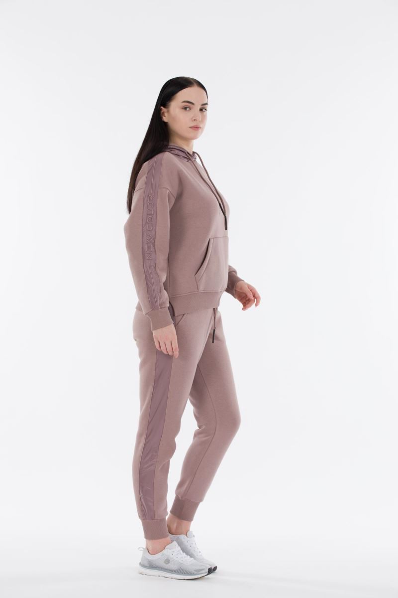 THREE YARN  TRACKSUIT