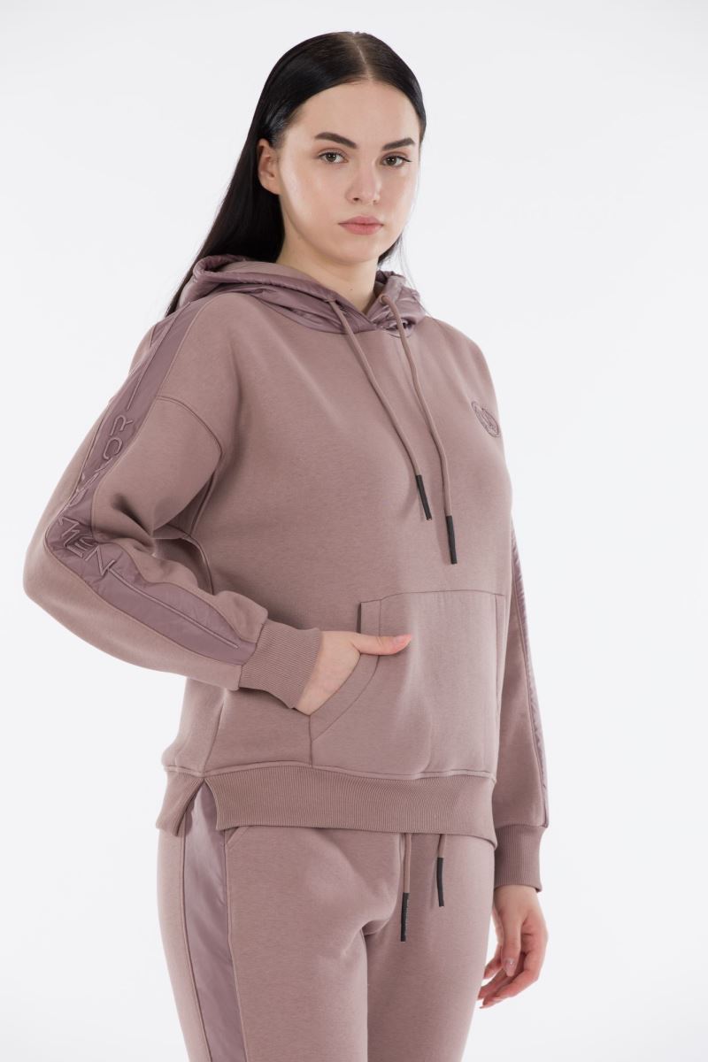 THREE YARN  TRACKSUIT