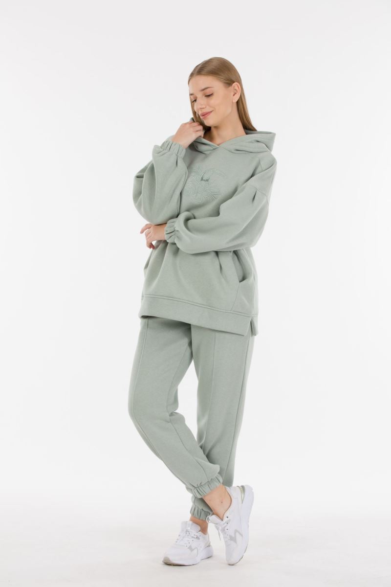 THREE YARN  TRACKSUIT