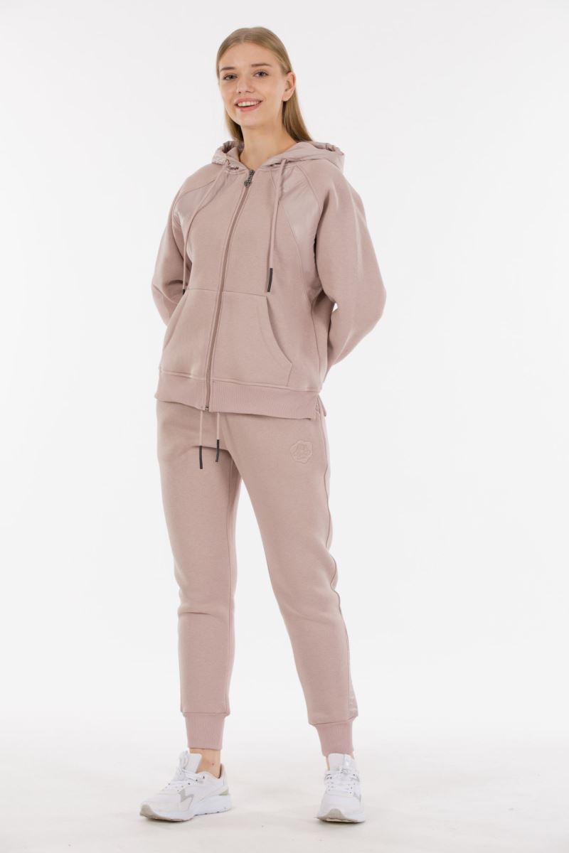 THREE YARN  TRACKSUIT