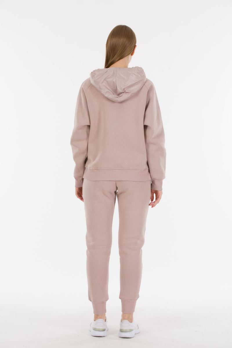 THREE YARN  TRACKSUIT
