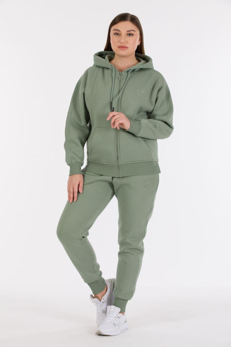 THREE YARN  TRACKSUIT