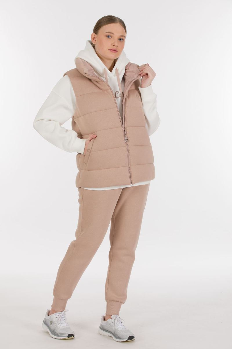 THREE YARN  TRACKSUIT