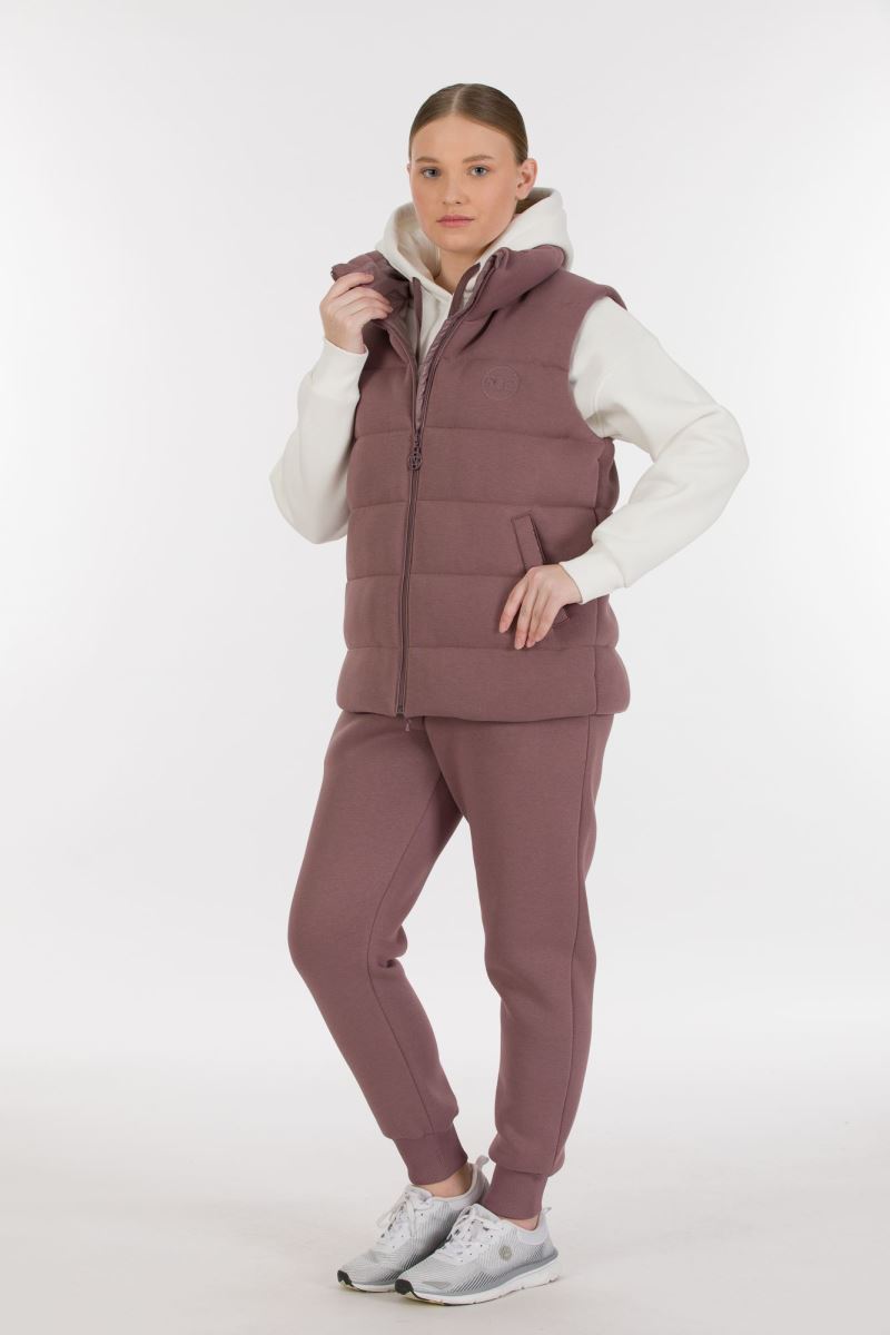 THREE YARN  TRACKSUIT